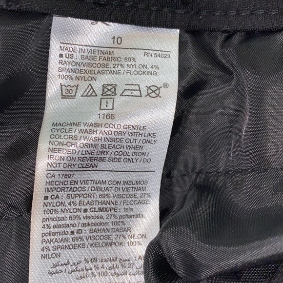 Old Navy black pixie pants size 10 - Picture 7 of 8